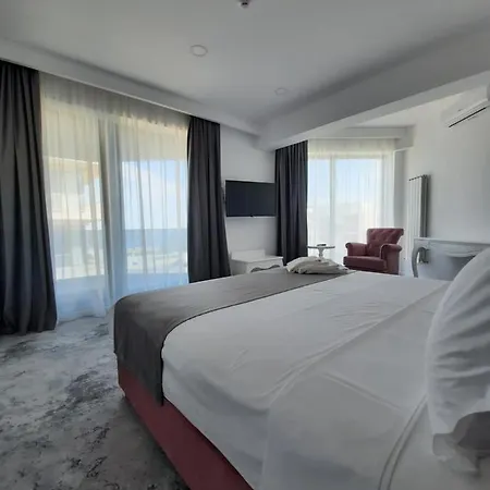 Simona Halep - Mamaia Nord 4*